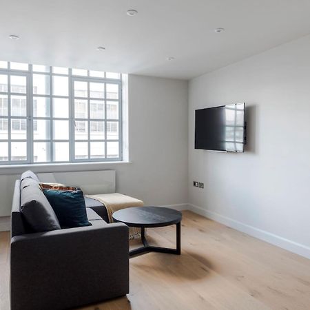 London'S Calling - Farringdon - By Frankie Says 外观 照片