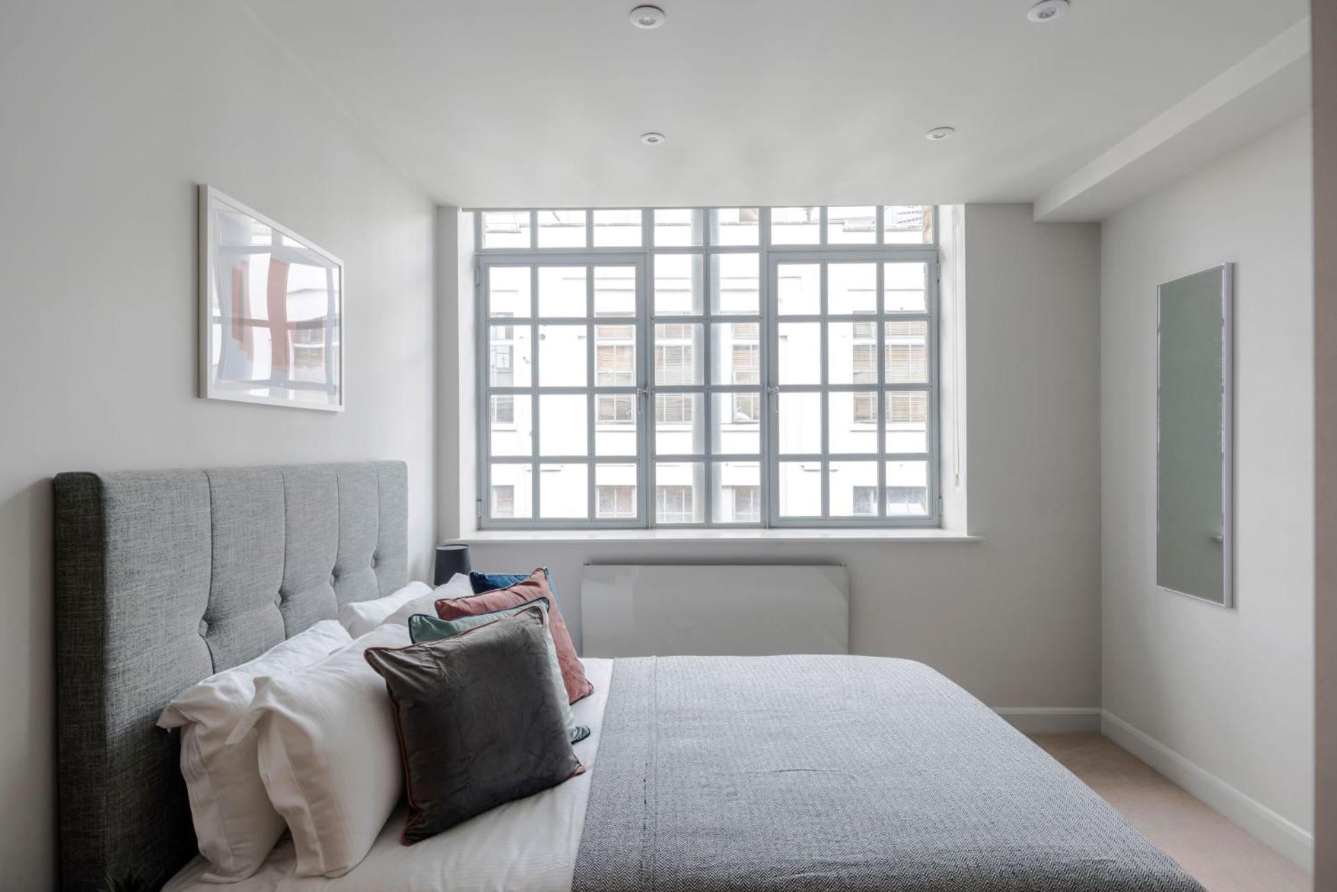 London'S Calling - Farringdon - By Frankie Says 外观 照片
