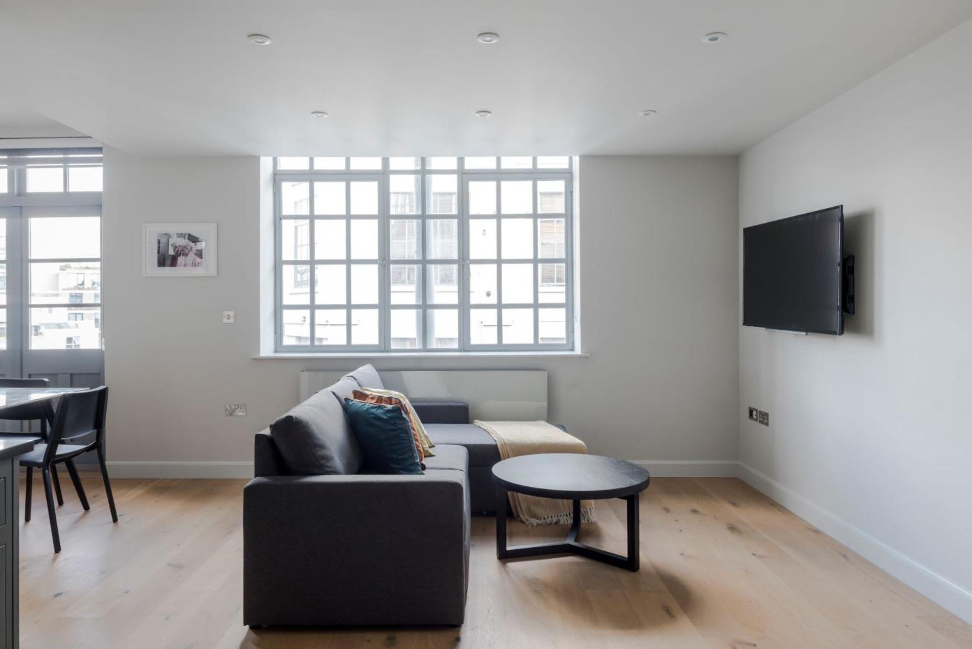 London'S Calling - Farringdon - By Frankie Says 外观 照片